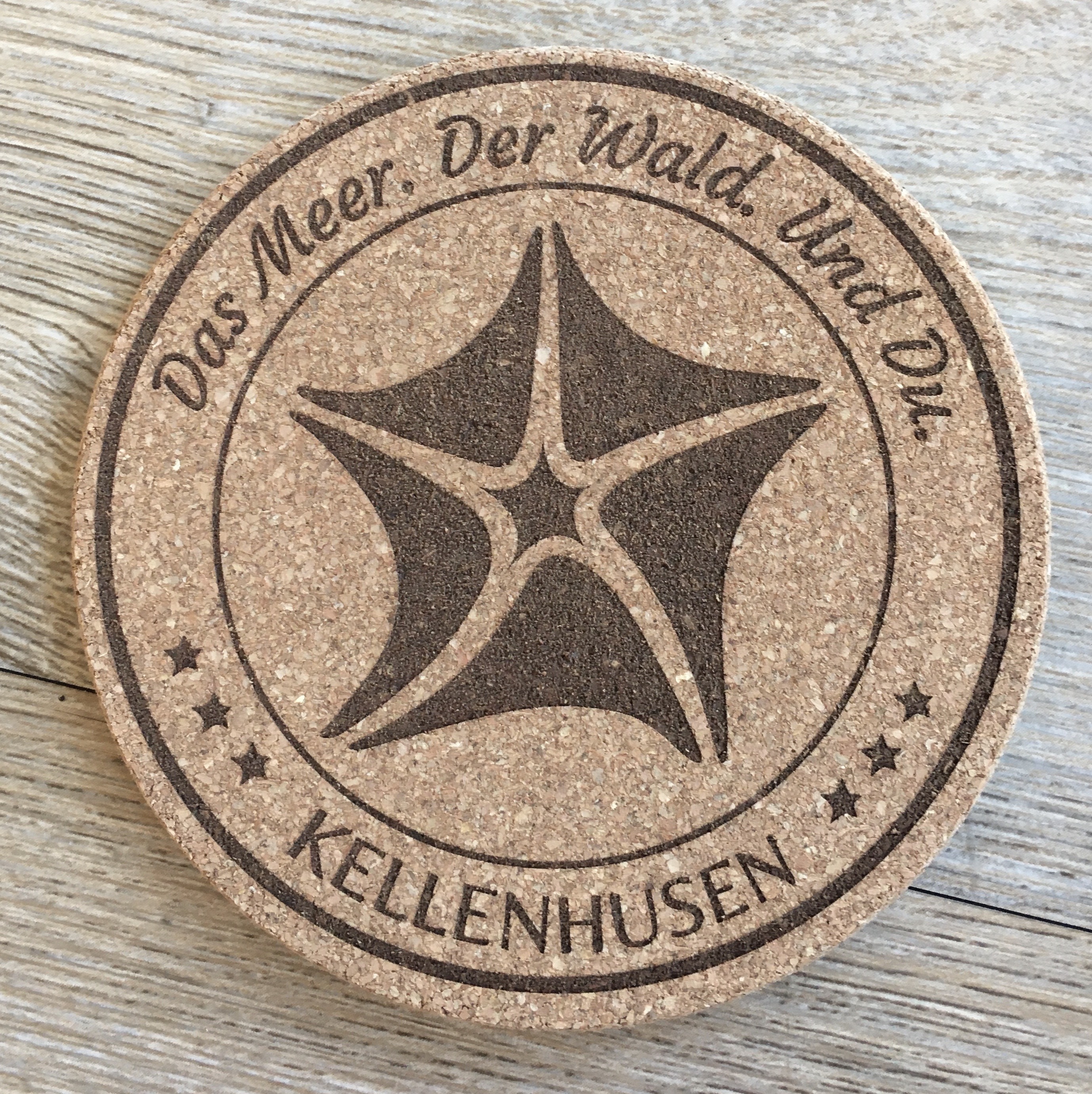 Untersetzer mit Kellenhusen Logo und Aufsteller